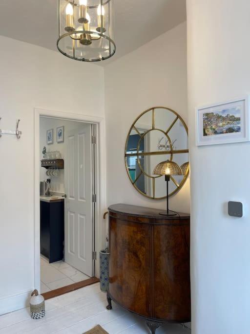Top Deck - Fresh, Stylish Seaside Apartment 文特诺 外观 照片